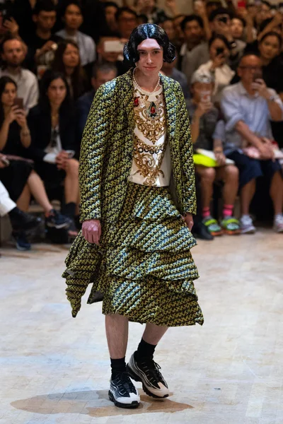 Look 30